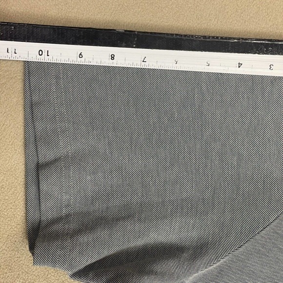 Travis Mathew Mens L Short Sleeve Polo Golf Shirt Chest Pocket Gray Embroidered - Picture 6 of 12